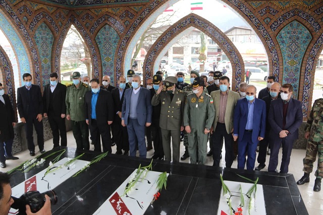 امیر سرتیپ حیدری فرمانده نیروی زمینی ارتش جمهوری اسلامی ایران به همراه رسول فرخی نماینده لاهیجان و سیاهکل در مجلس شورای اسلامی، فرهاد براتی سرپرست فرمانداری، رضا زنده دل شهردار، بهمن کنعانی رییس و اعضای شورای اسلامی شهر و اعضای شورای تامین شهرستان به شهدای گمنام در جنب استخر لاهیجان ادای احترام کردند